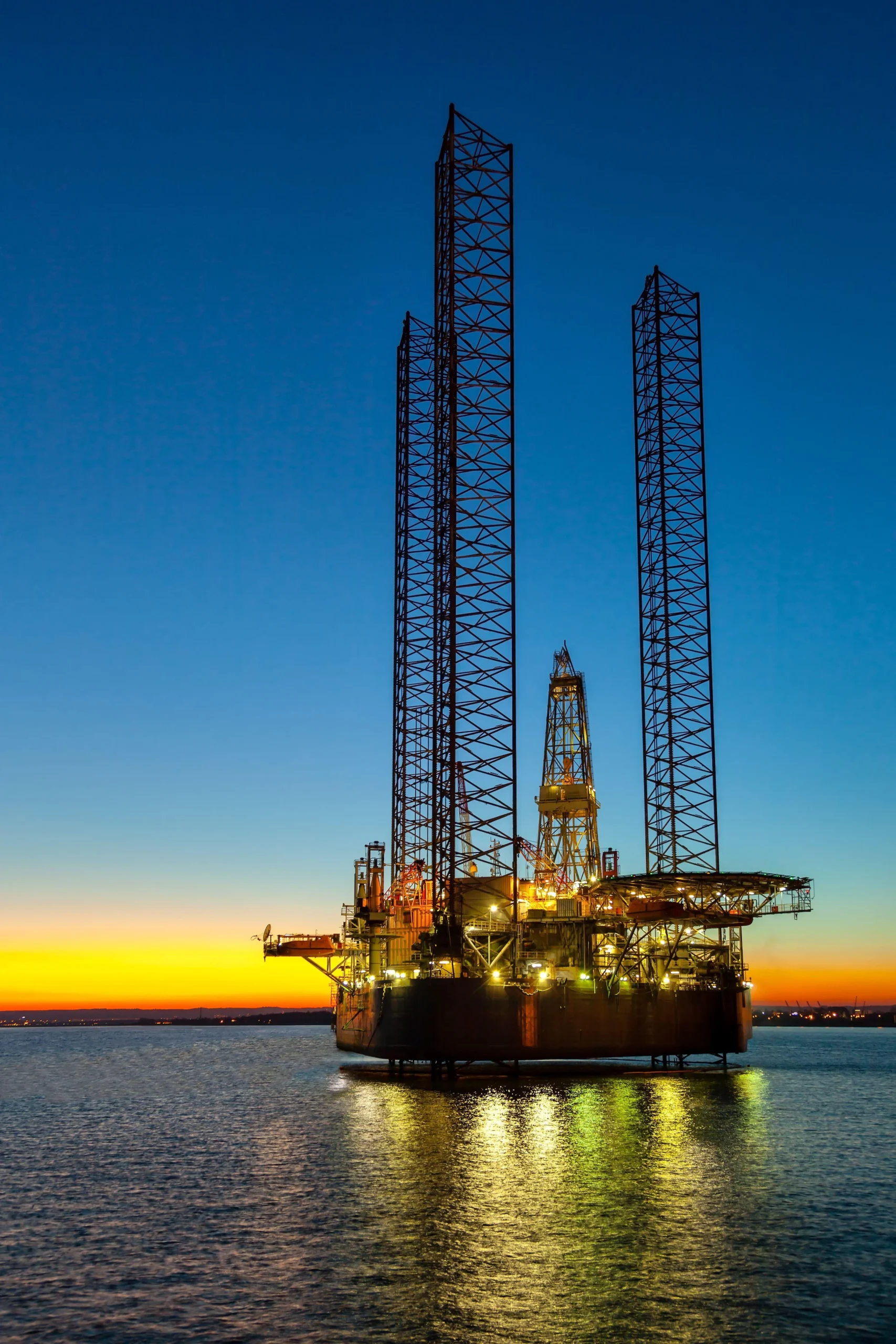oil refinery - distributed workforce